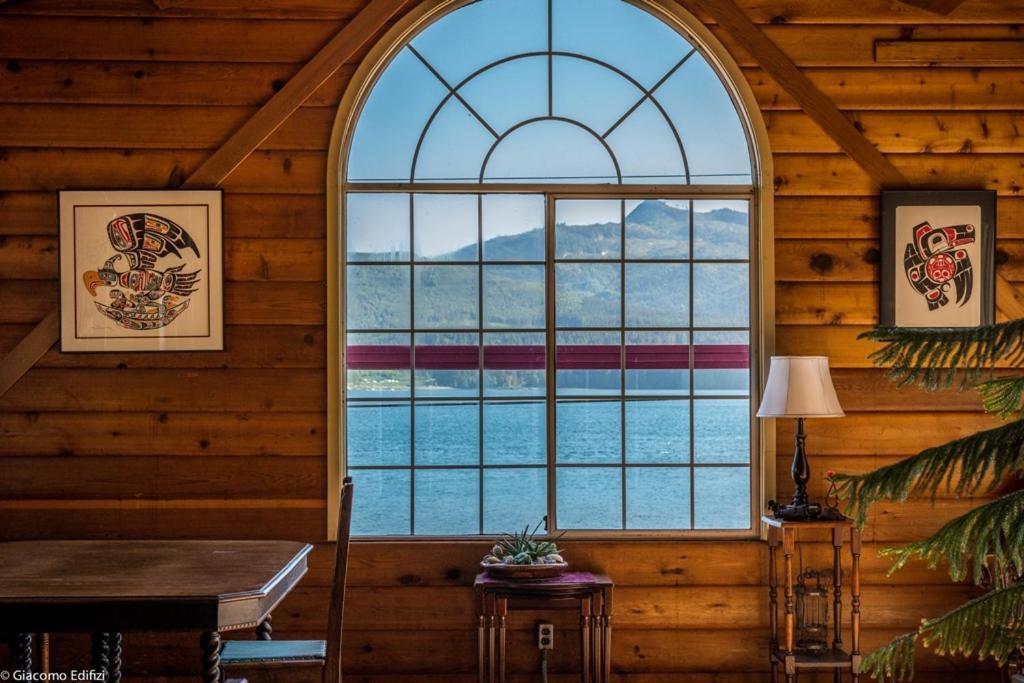Alert Bay Lodge Exterior photo