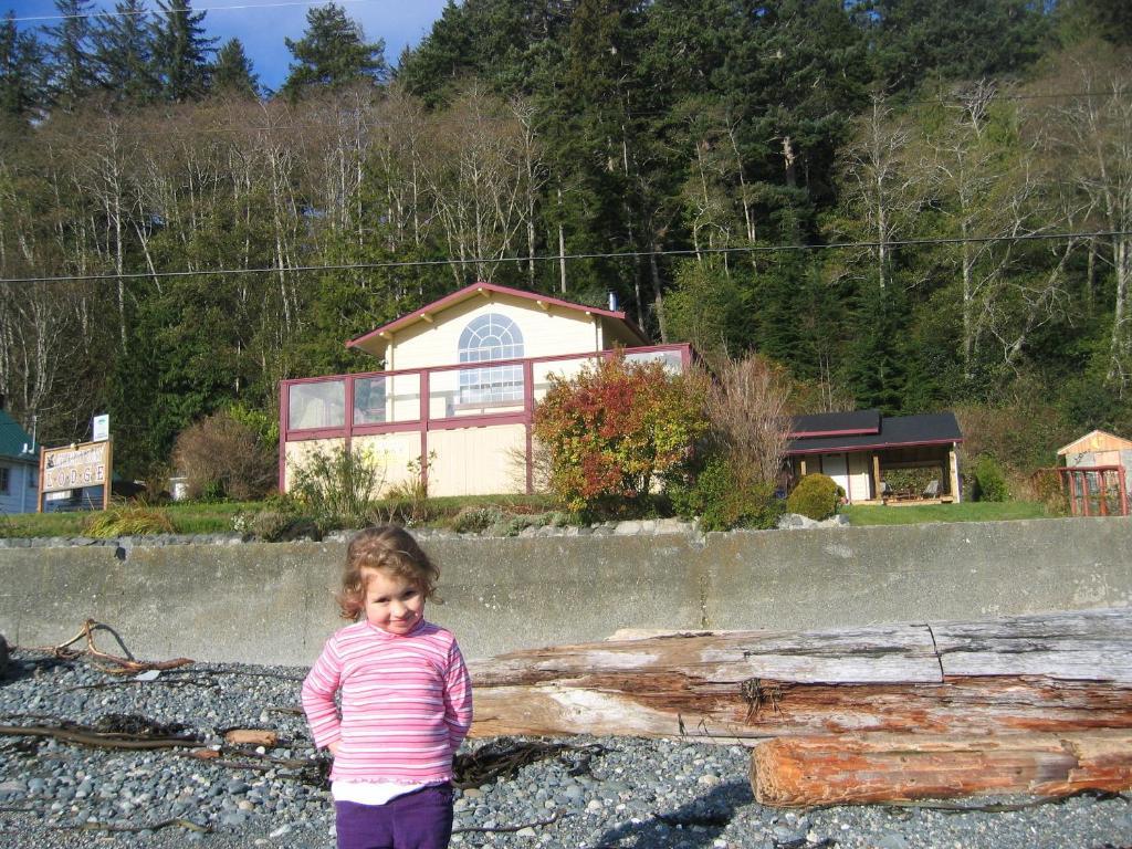Alert Bay Lodge Exterior photo